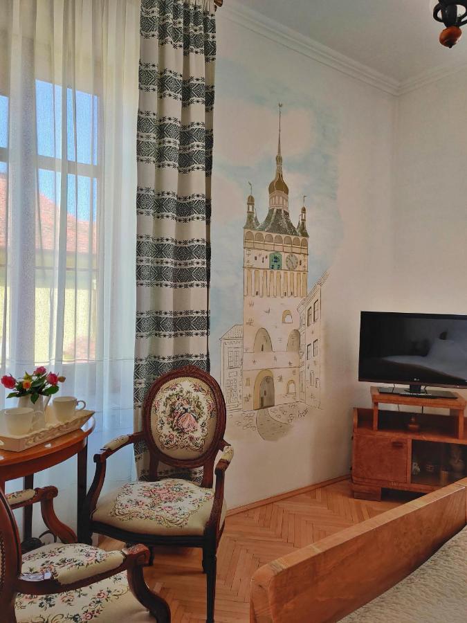 La Teo Pensiune Si Pivnita Sighişoara Exteriör bild