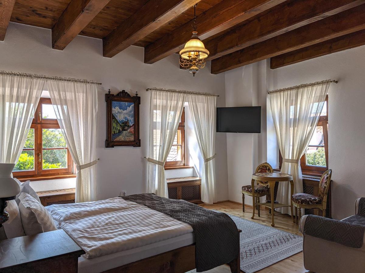 La Teo Pensiune Si Pivnita Sighişoara Exteriör bild