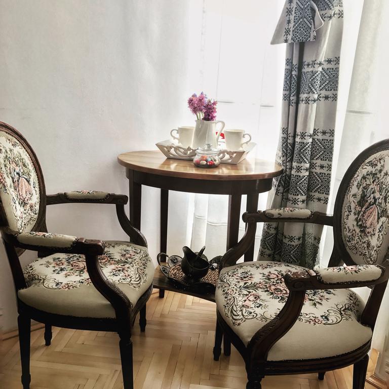 La Teo Pensiune Si Pivnita Sighişoara Exteriör bild